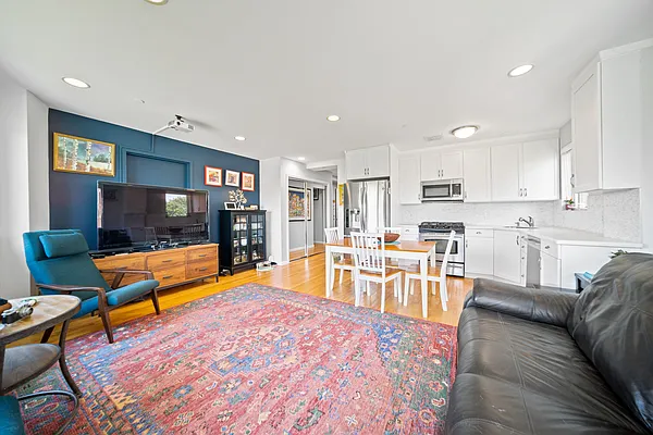 Sold by Bond New York | media 6