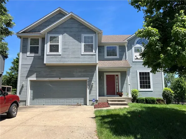 5829 Longview St, Shawnee, KS 66218