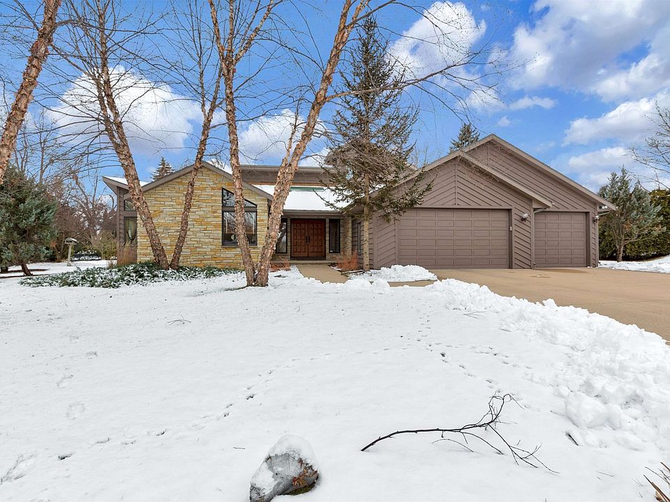 1st image of 933 Pansy Ct