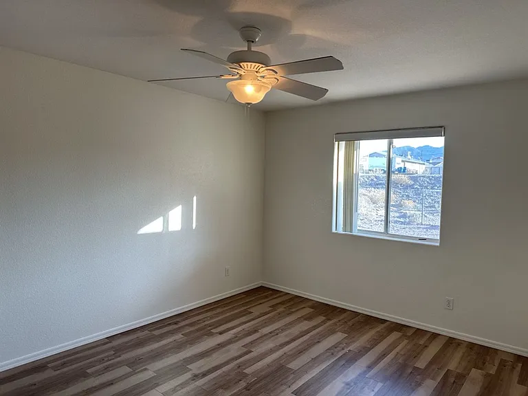 1340 Garvey Dr — Photo 12