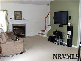 4th image of 370 Howery St