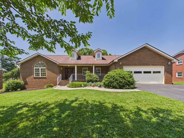 925 Carson Dr, Christiansburg, VA 24073