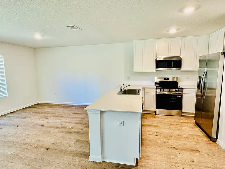 118 Bay Springs Blvd — Photo 4
