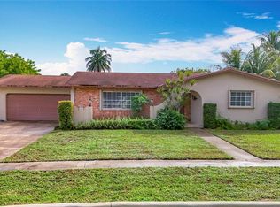 250 Lake Dr, Coconut Creek, FL 33066