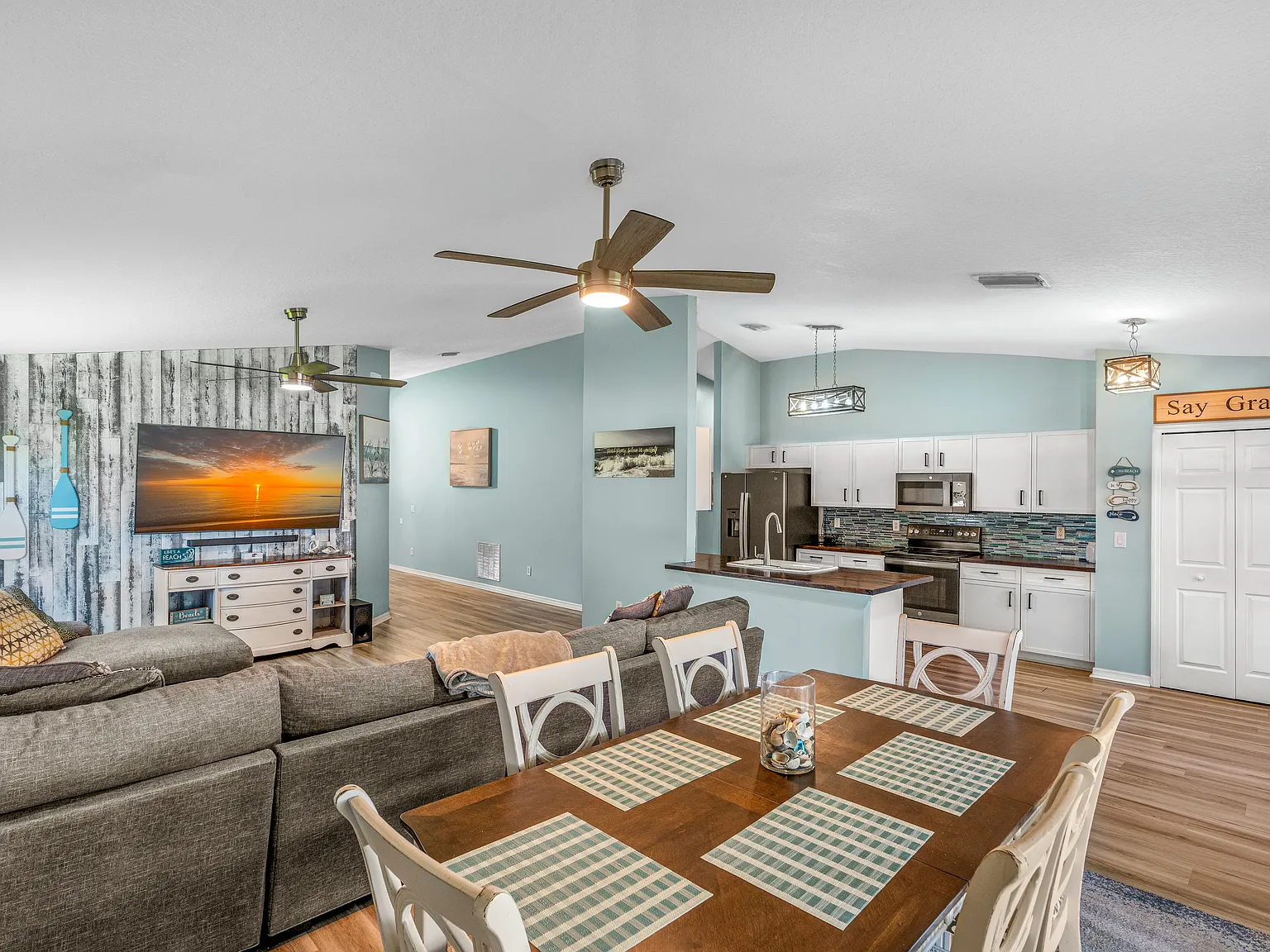 3 bed, 1665 sqft, $2,499 — Photo 3