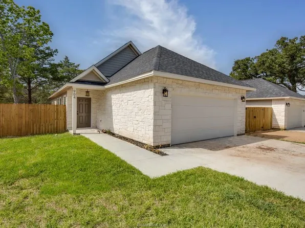 904 New York St, Bryan, TX 77803