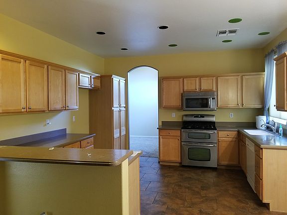 4th image of 8191 W Quail Ave