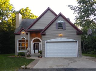1833 S Wisner Ave, Fremont, MI 49412