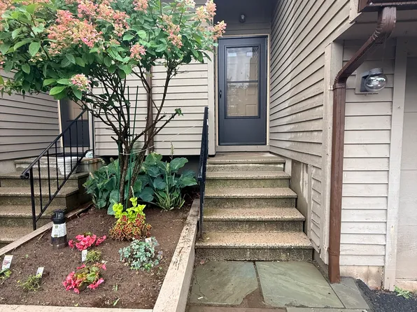489 Wolcott Street #10, Bristol, CT 06010