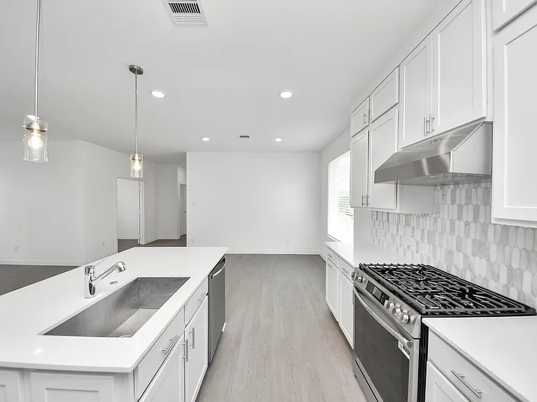 29515 Pondview Dr — Photo 17