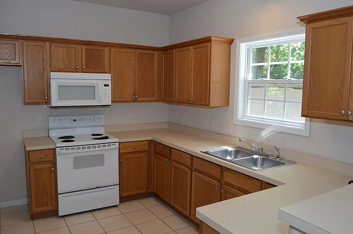 2 bed, 1.5 bath, 1400 sqft, $1,695 — Photo 3