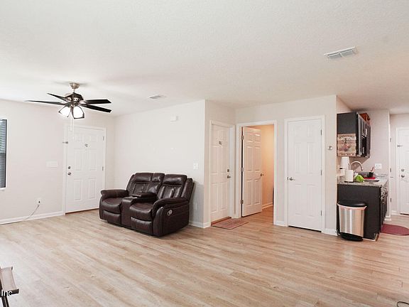 4th image of 2233 W 2ND Street