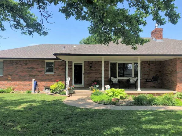 602 Sylvan Ln, Wellington, KS 67152