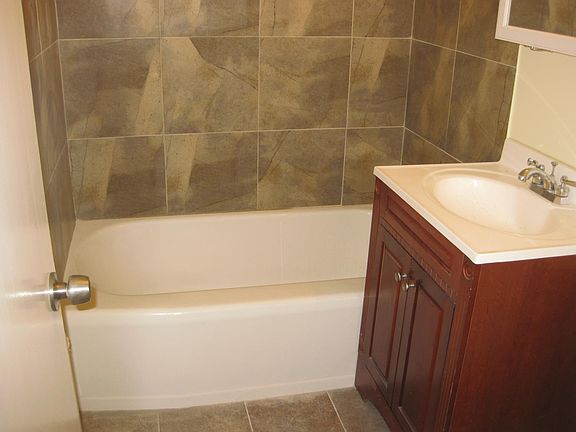 5th image of 5335 N California Ave #3I-308