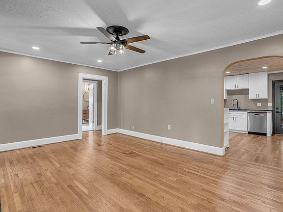3rd image of 208 McMakin Dr