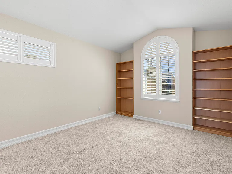 12304 Dormouse Rd — Photo 37