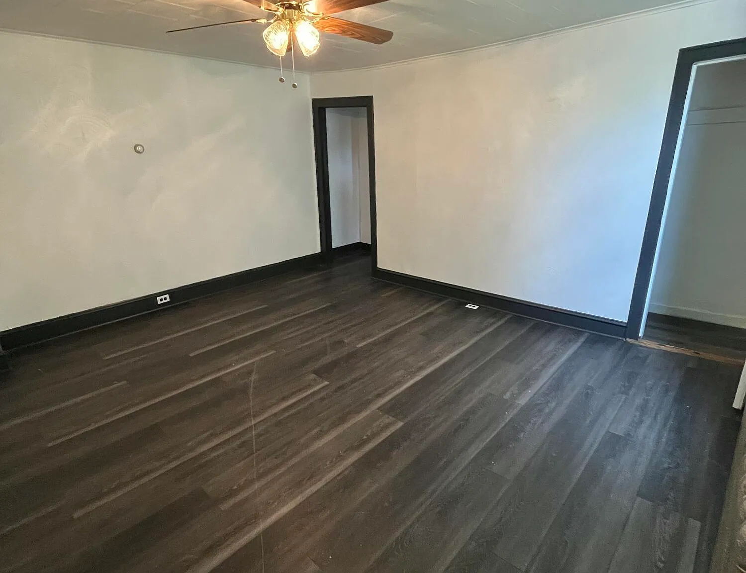 2 bed, 1.0 bath, 1233 sqft, $1,300 — Photo 4