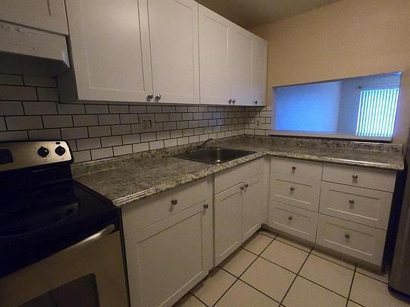 4th image of 8042 Colony Cir N #1106
