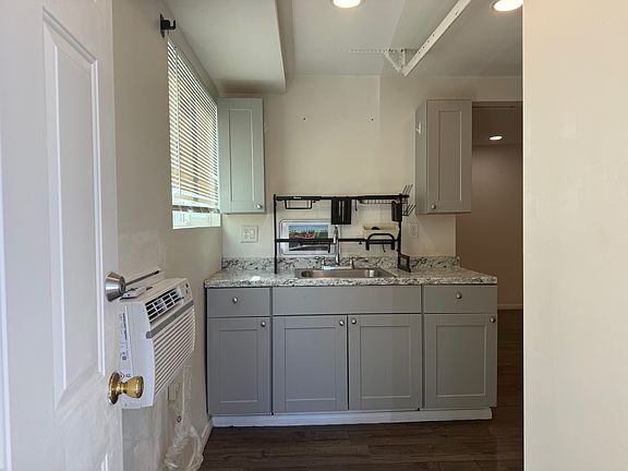 5th image of 11707 Hazeldell Dr APT B