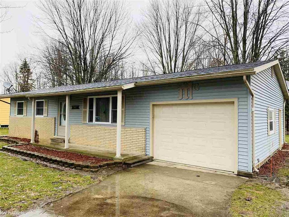 1st image of 284 Bennett Dr