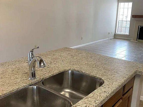 4th image of 1620 Wellington Pl APT 502