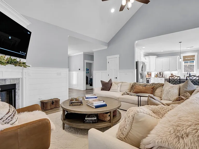 651 Crown Pointe Dr — Photo 12
