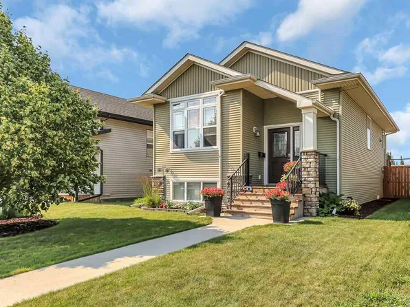 212 S Cedar Sq, Blackfalds, AB T4M 0A2