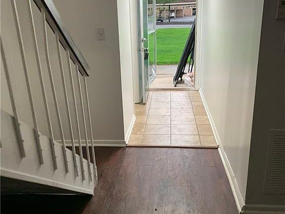 5th image of 7485 Country Brook Dr
