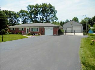 5585 W Steven Dr, Greenwood, IN 46142