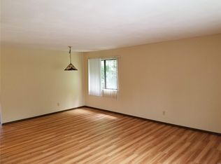 19 Nottingham Ln APT F, Belleville, IL