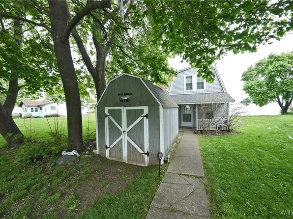 14407 Lakeshore Rd, Kent, NY 14477