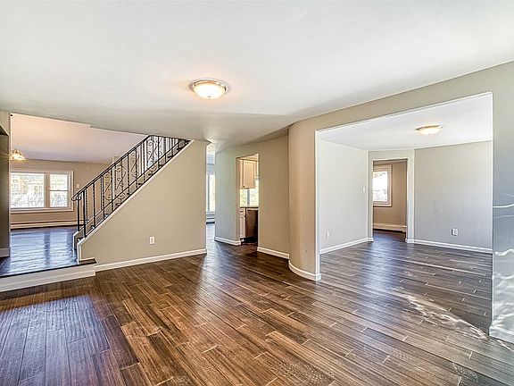 3rd image of 8 Osborne Ave
