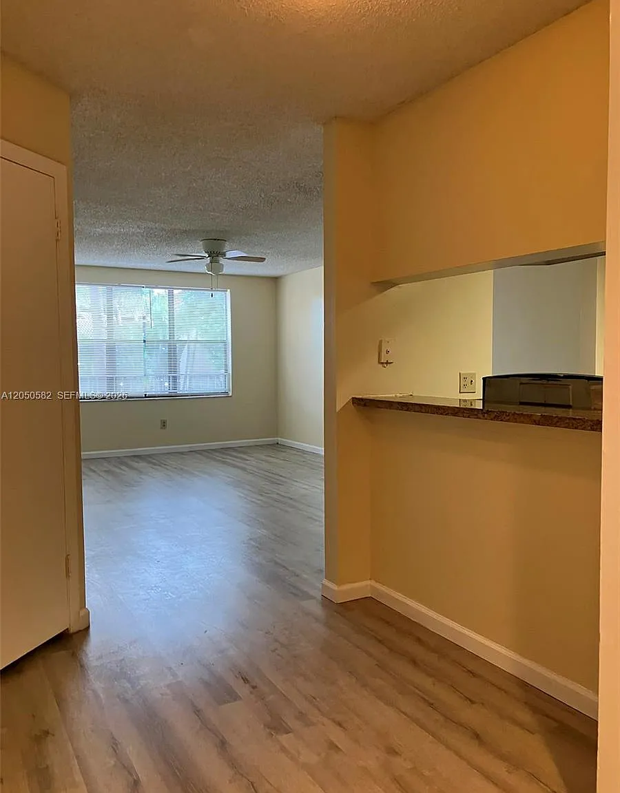 Palm Aire Gardens Condo — Photo 3