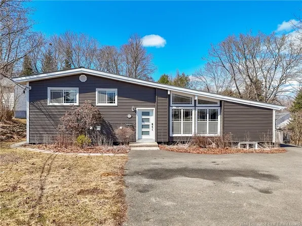 675 Smythe St, Fredericton, NB E3B 3G2