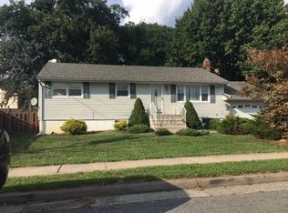 24 Orchard St, Edison, NJ 08837