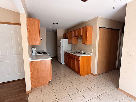 2nd image of 42 Satin Dr #42