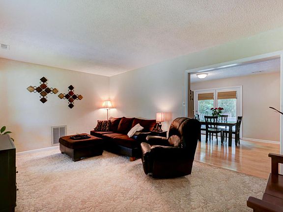 3rd image of 7217 Ashford Glen Dr