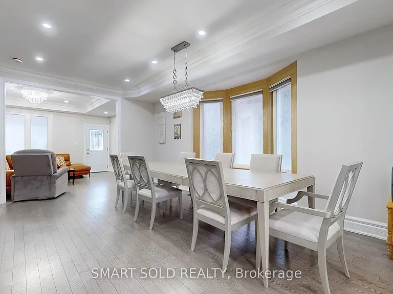 1040 Ossington Ave #MAIN FLR 2ND FLR — Photo 4