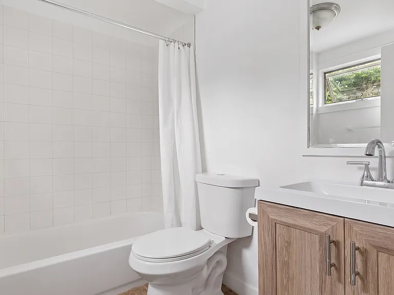 376 Montauk Hwy — Photo 14