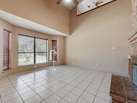 5th image of 902 Ashmount Ln