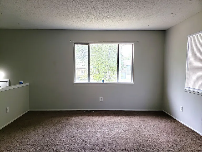 1220 W Patterson Ave — Photo 2