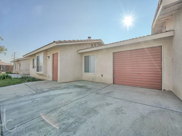 8119 Whitewater Dr, Bakersfield, CA 93312