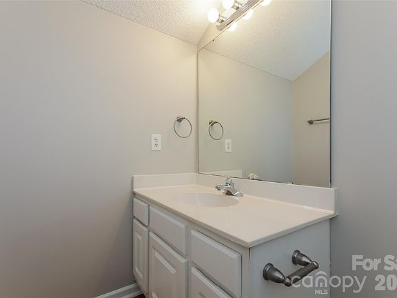 5th image of 5022 Silabert Ave