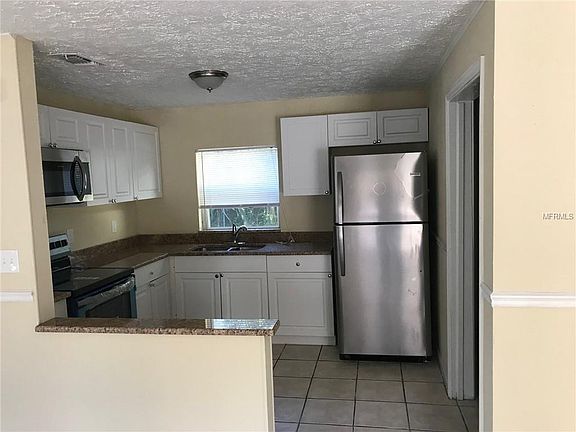 5th image of 10216 Lola St