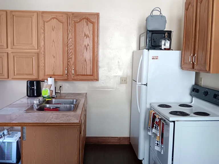 215 Albion Pl #2 — Photo 4