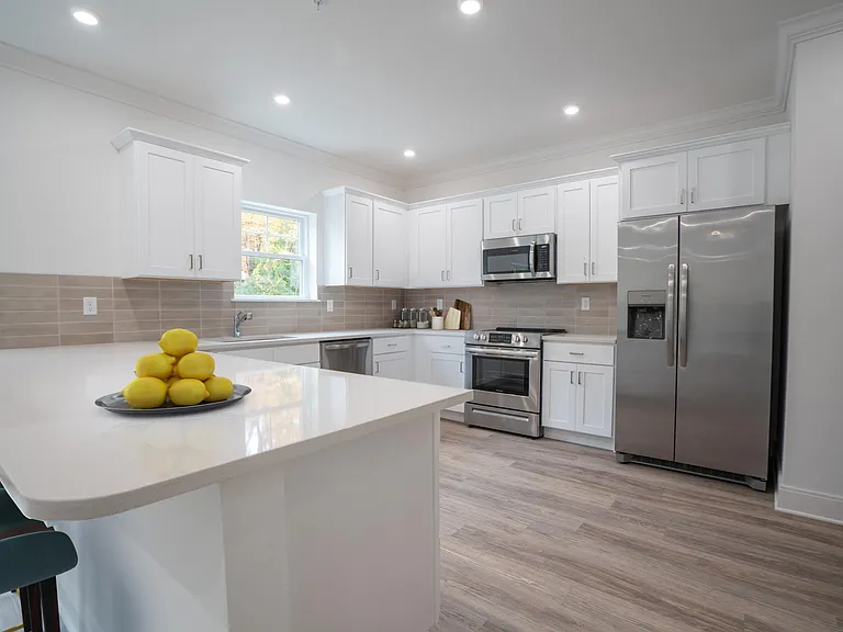 Station Lane Apartments — Photo 10