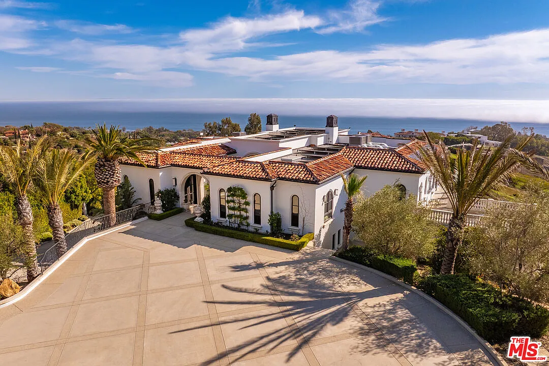 6 bed, 8.0 bath, 7940 sqft, $50,000 — Photo 4