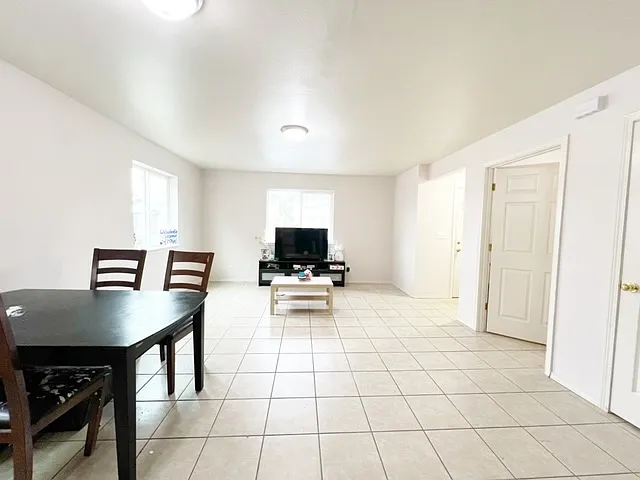 2104 SE Polar Star Way — Photo 8