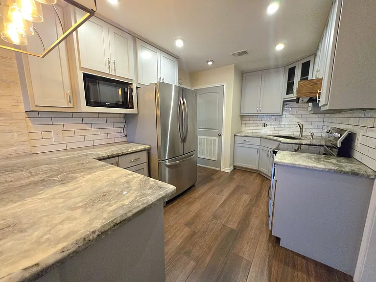 126 La Silla Dr — Photo 8