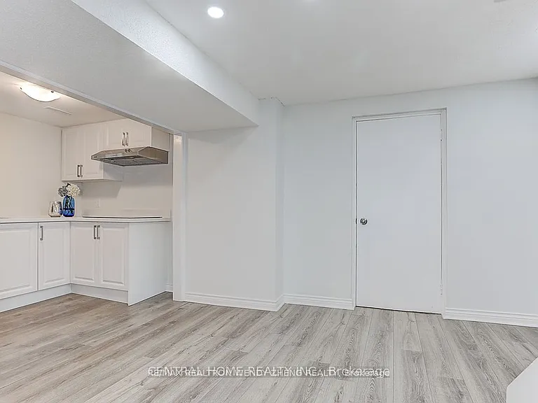 12 Woolen Mill Rd — Photo 29